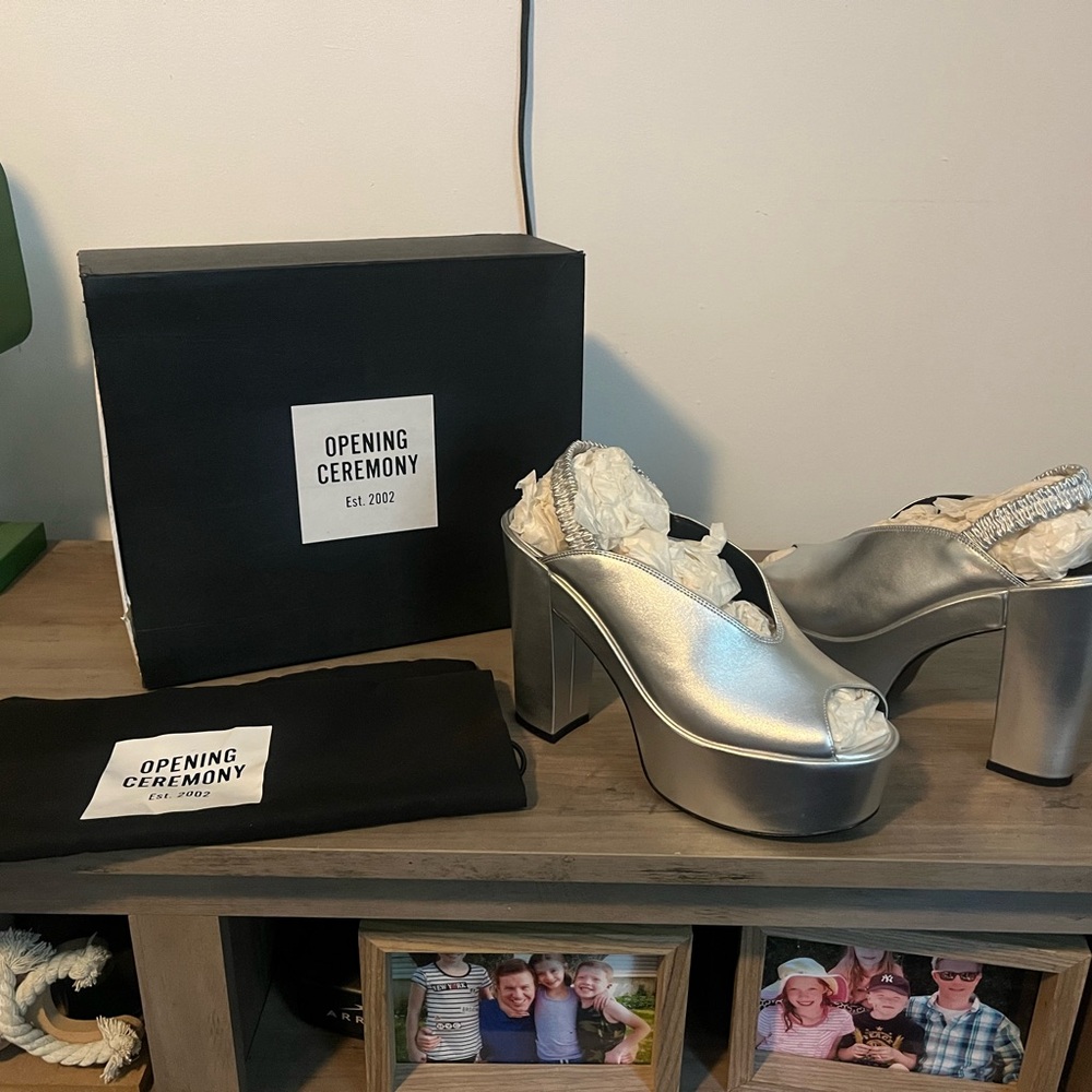 NIB Opening Ceremony silver platform shoes size 39 8.5-9 M